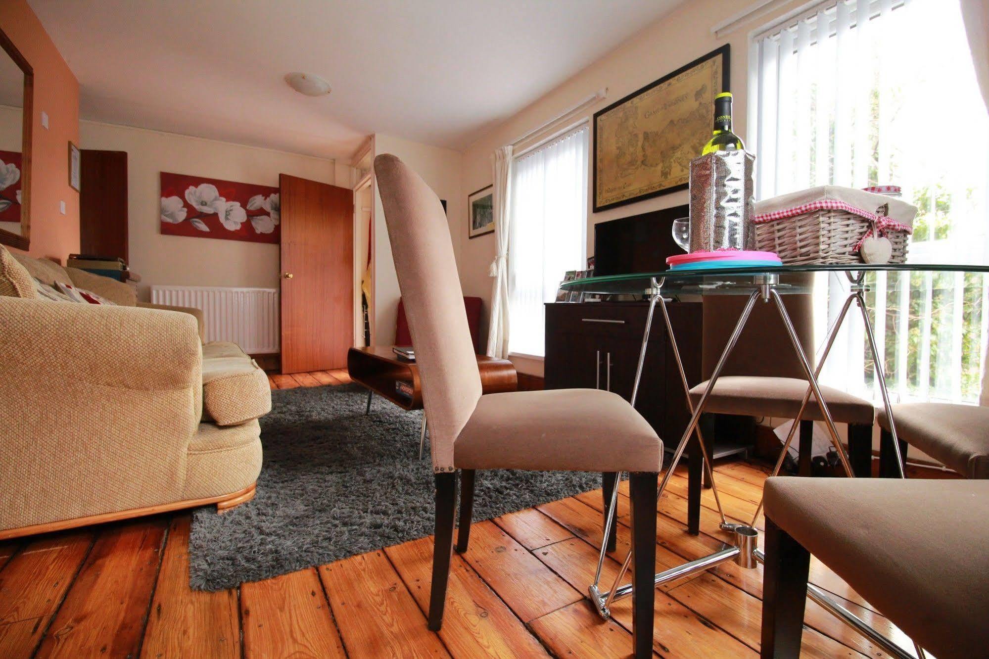 Perfect Central City Location - Parking - 3 Beds - 2 Bedrooms Belfast Ngoại thất bức ảnh