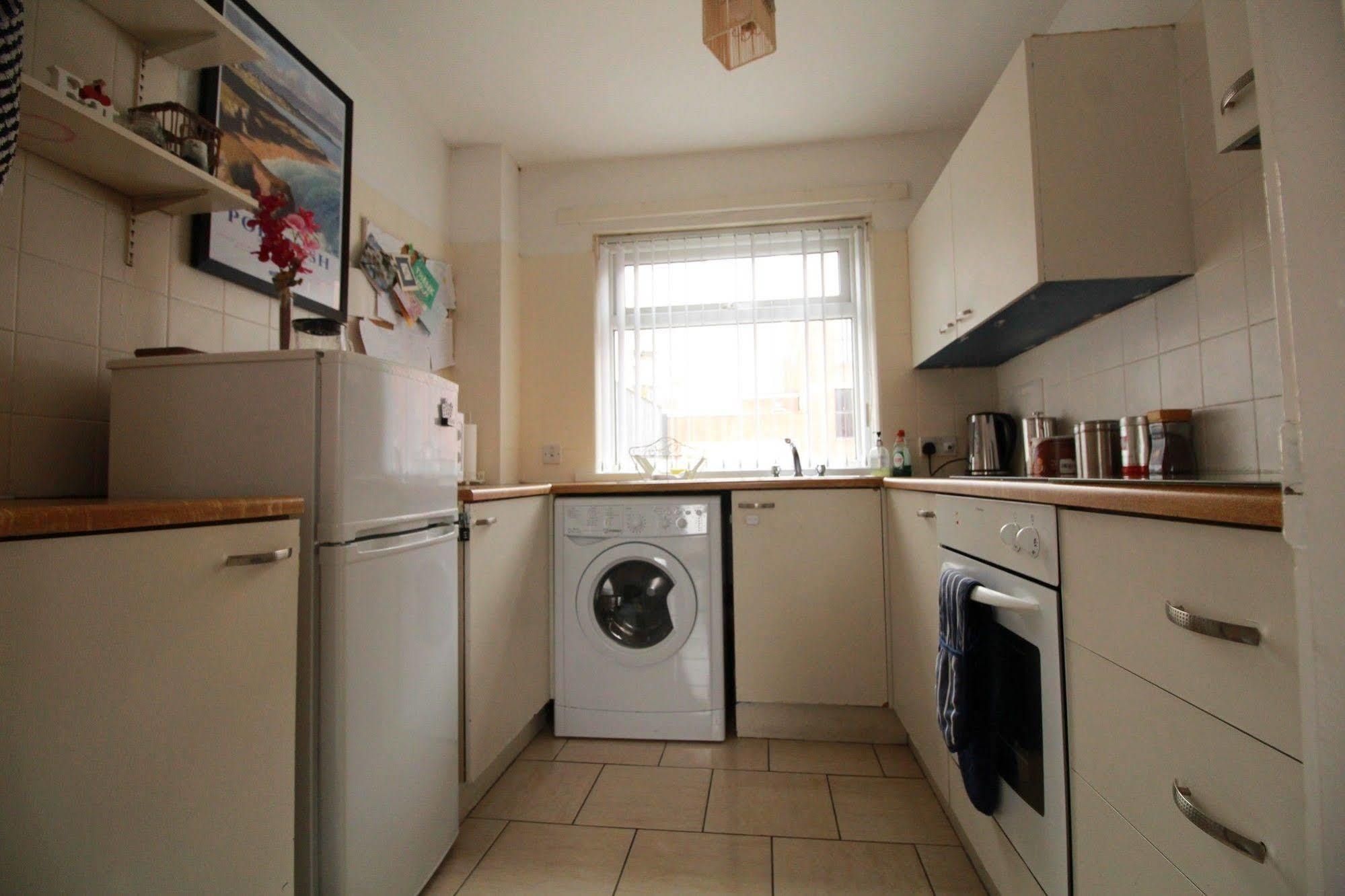Perfect Central City Location - Parking - 3 Beds - 2 Bedrooms Belfast Ngoại thất bức ảnh