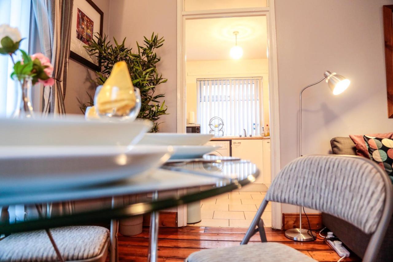 Perfect Central City Location - Parking - 3 Beds - 2 Bedrooms Belfast Ngoại thất bức ảnh