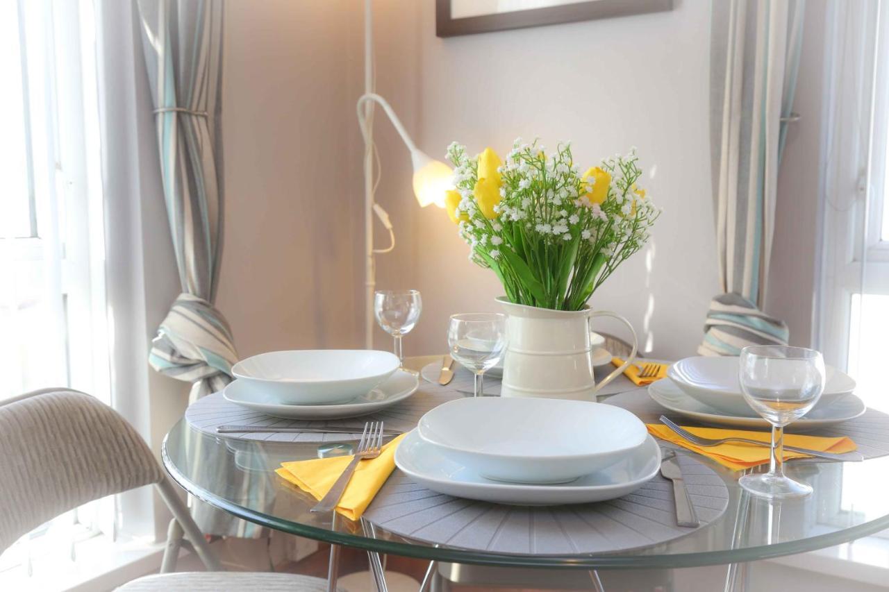 Perfect Central City Location - Parking - 3 Beds - 2 Bedrooms Belfast Ngoại thất bức ảnh