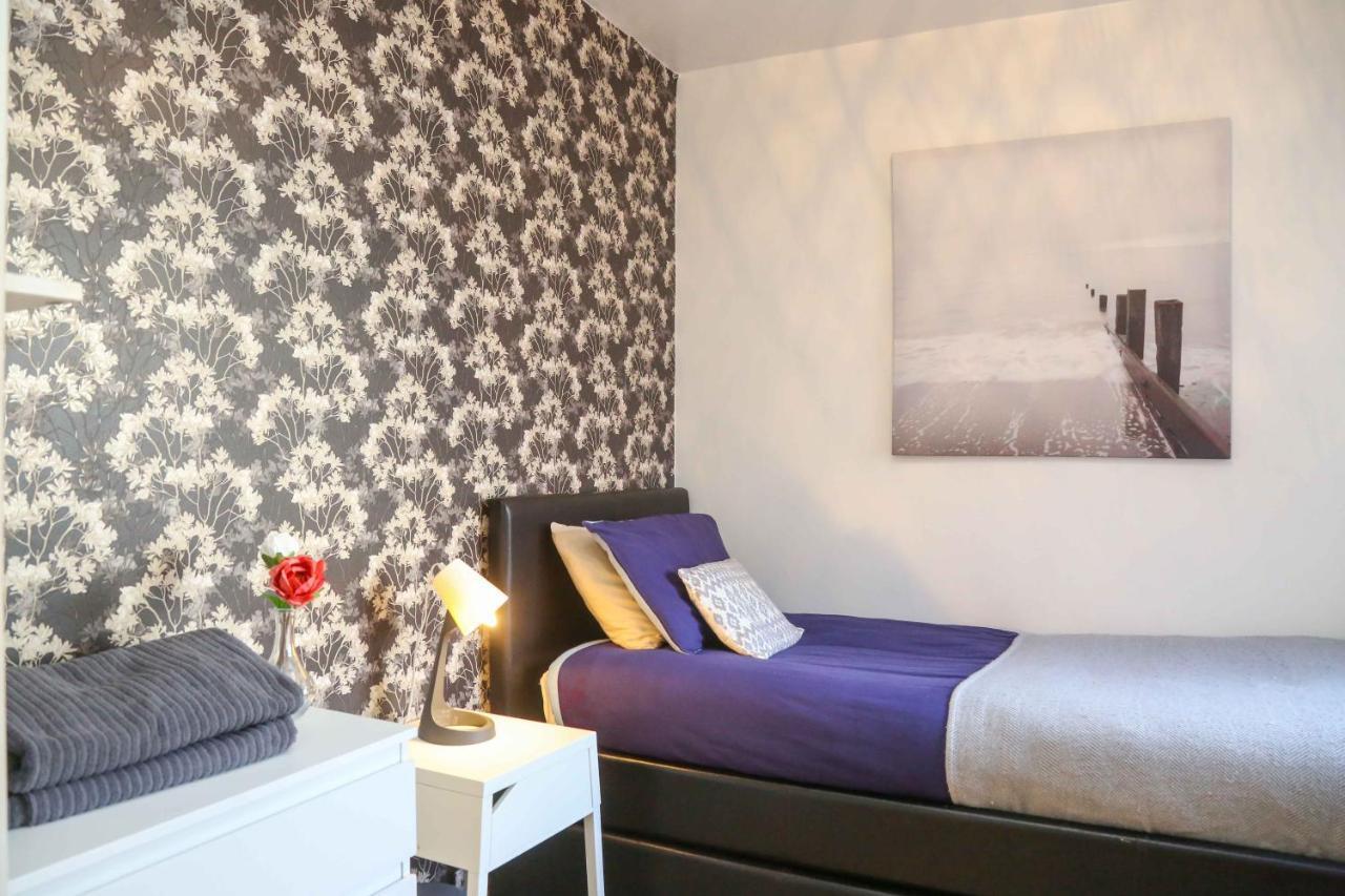 Perfect Central City Location - Parking - 3 Beds - 2 Bedrooms Belfast Ngoại thất bức ảnh